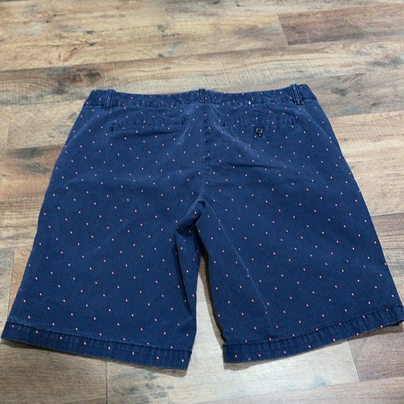 J Crew Bermuda shorts.  Lot of 2.  Size 6. - Picture 9 of 12